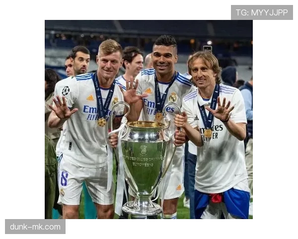 卡马文加如何接棒莫德里奇与克罗斯完成中场过渡