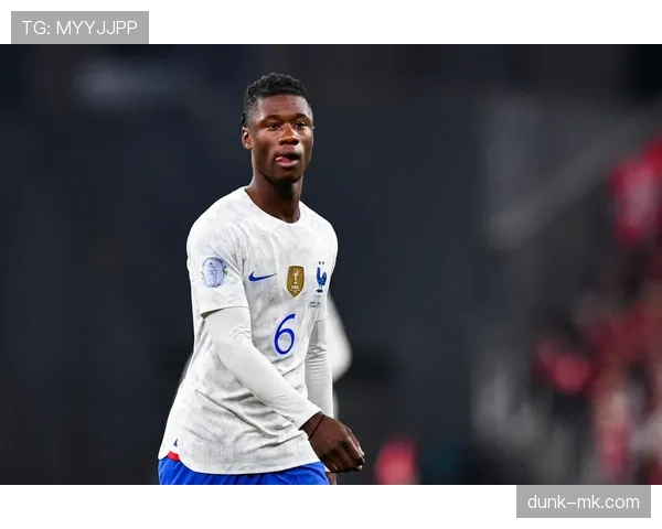 卡马文加踢边后卫是否浪费其全能中场潜力